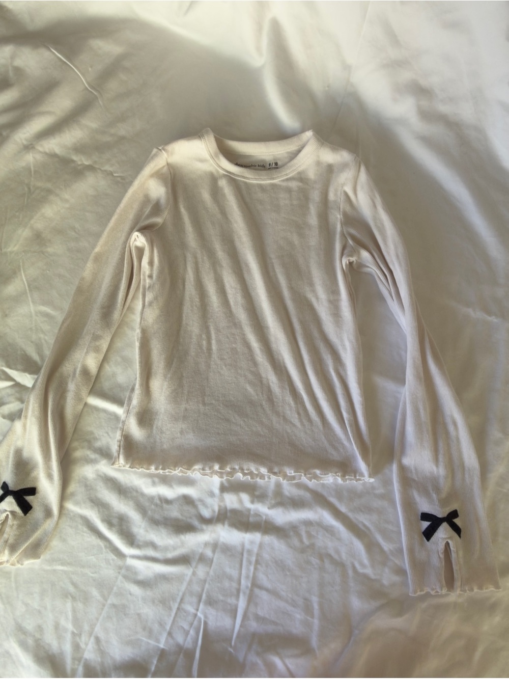 Abercrombie Kids Girls White Ribbed Long Sleeve Lettuce Hem Top Size 9/10